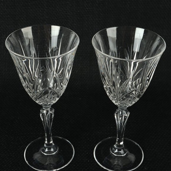Vintage Wine Glass Salzburg by CRISTAL DE FLANDRE Set of Two - Picture 2 of 6